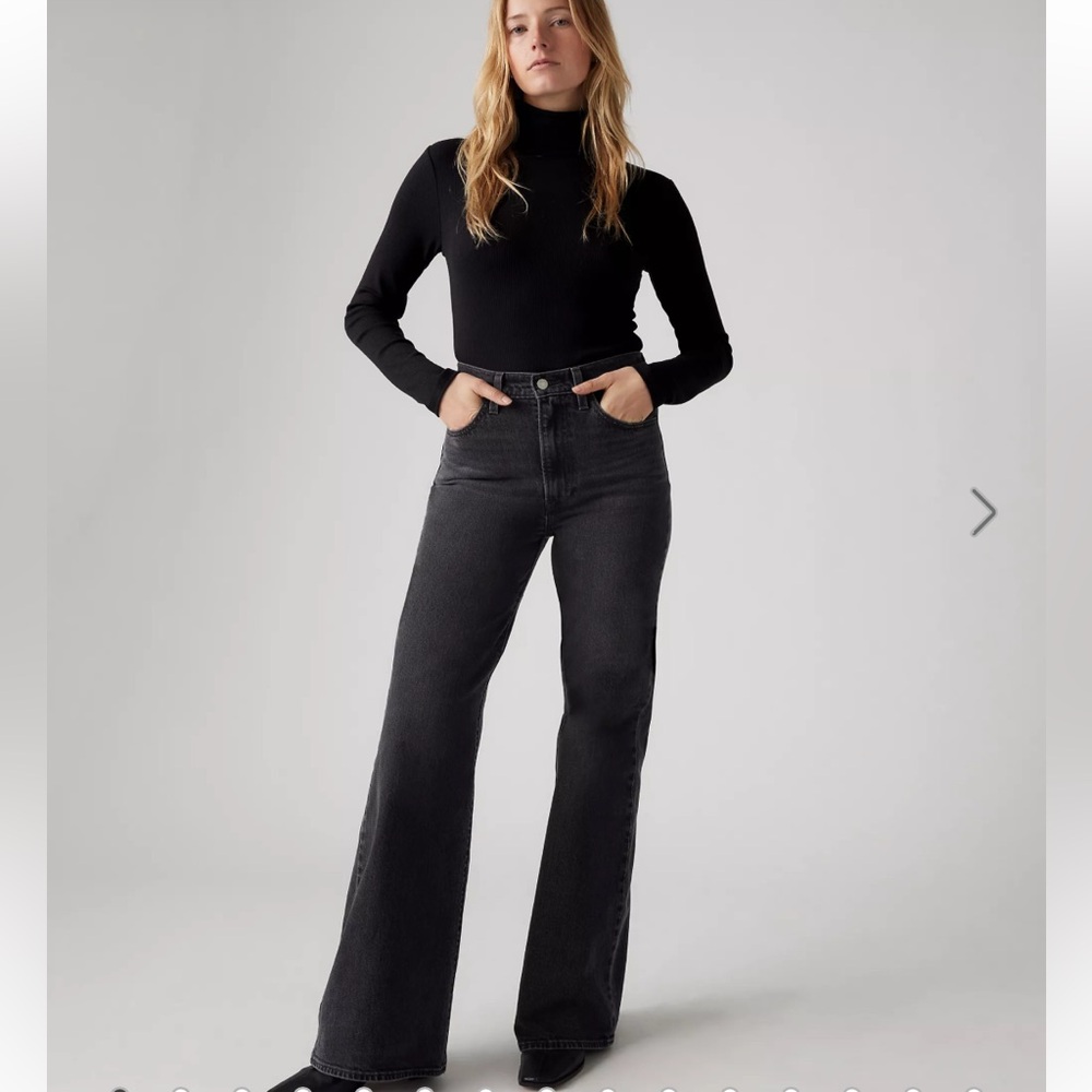 RIBCAGE BELL WOMEN'S JEANS
Size 26 length 32